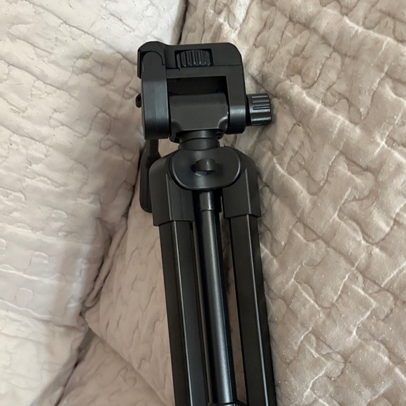 Adjustable Black Tripod with Phone Holder - Picture 3 of 4